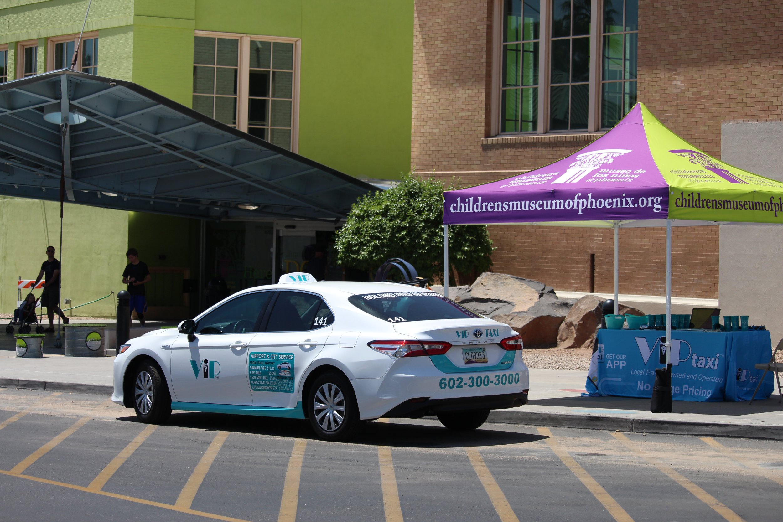 VIP Taxi Outside Children’s Museum of Phoenix Pickup Area